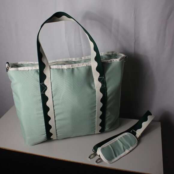 Business & Pleasure The Holiday Cooler Tote Bag - Rivie Green - Picture 4 of 7